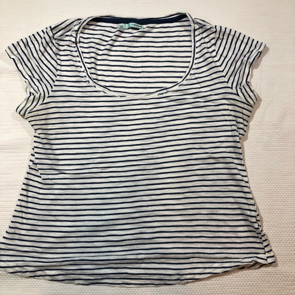 Maurice’s Scoop Neck Capped Sleeve T-shirt Large